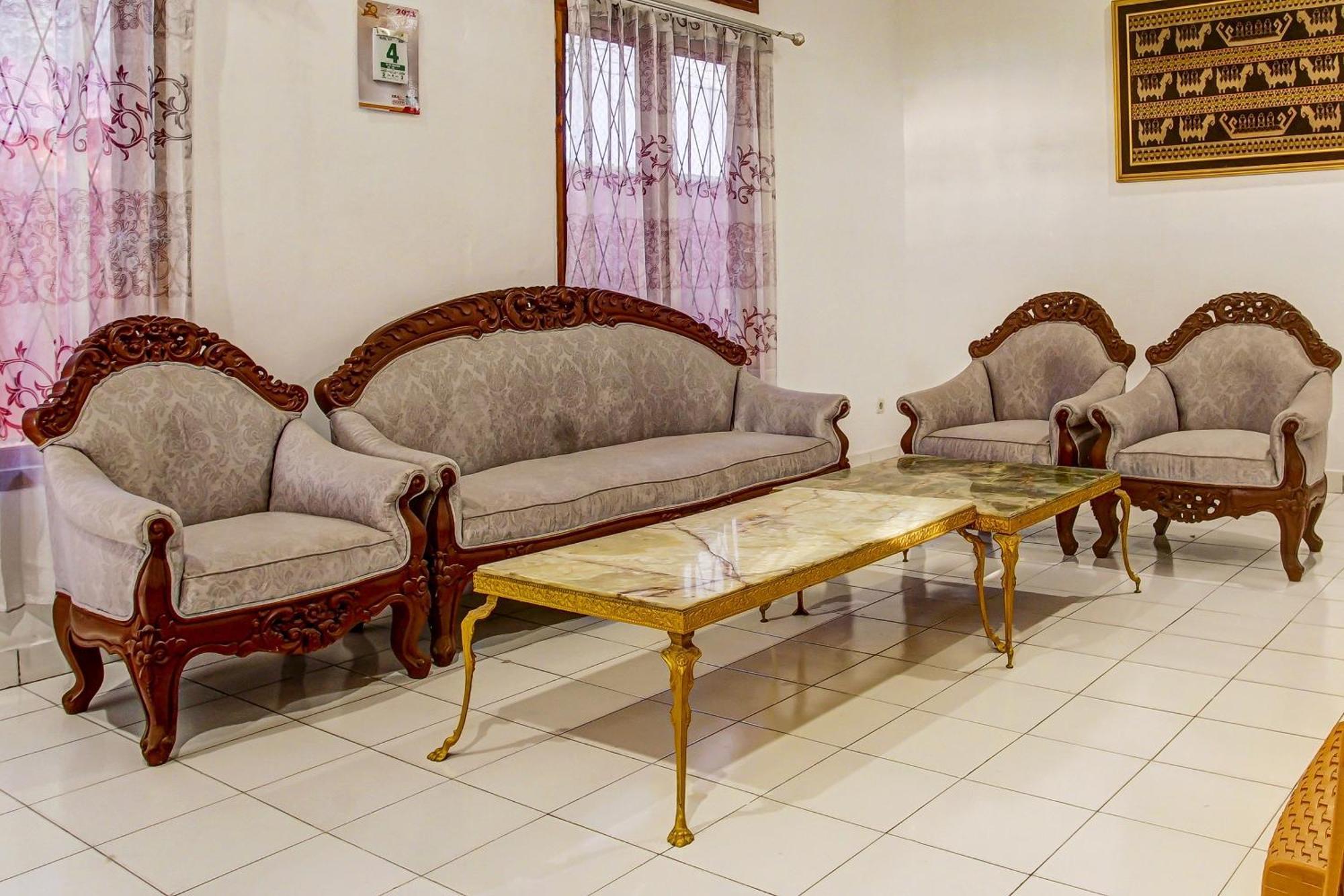 Oyo 91055 Syariah Hotel 2*